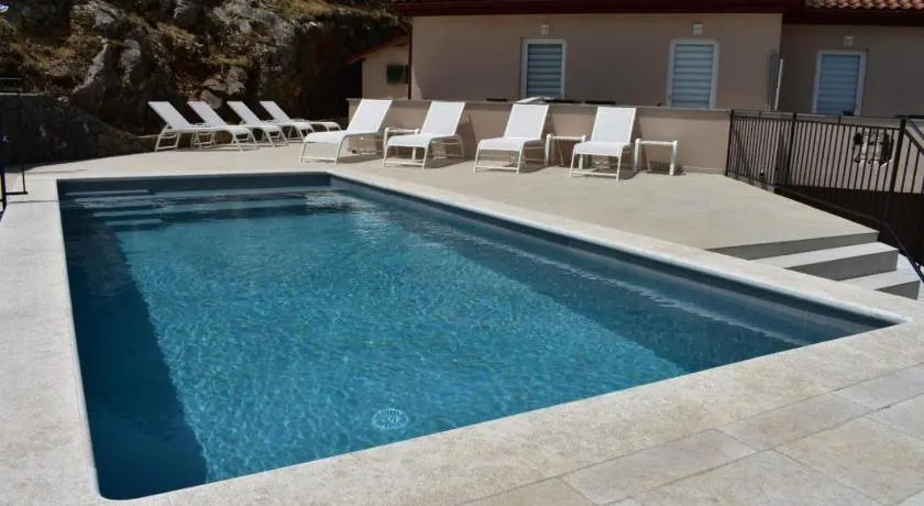 APARTMENTS La-Li-Nea -top location 5 minute WALK BEACH STRAND - Image 1