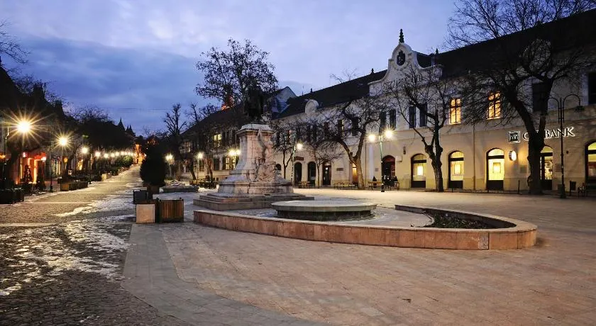 Szekszárd Szálló - Image 1