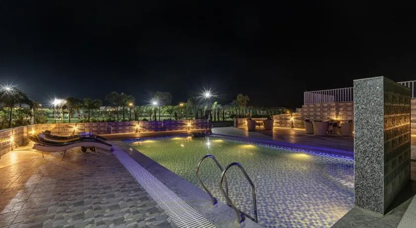 ELIVAAS 5 BHK With Pvt Pool & Garden - Zenora - Image 1