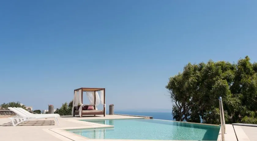 Amaranthine Villa - Image 1
