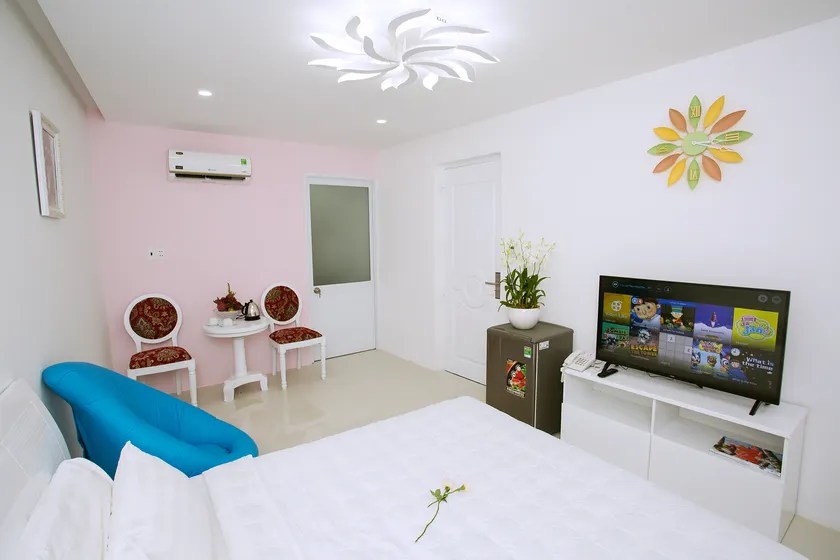 Valentine Hotel - Image 1