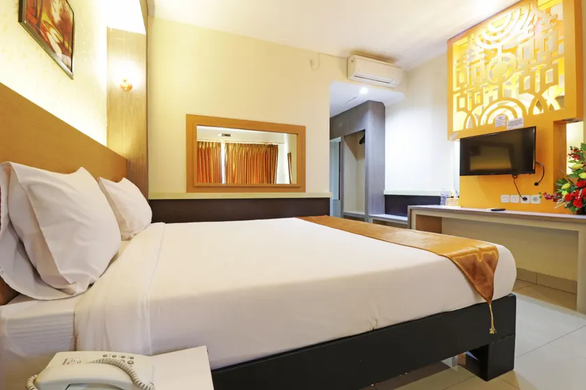 Hotel Golden Sari - Image 1