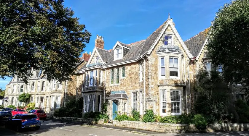 Treventon Guest House - Image 1