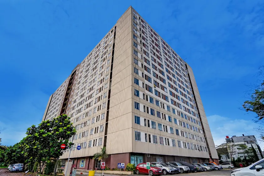 Collection O 92643 Emerald Apartement By Tahha Hospitality - Image 1