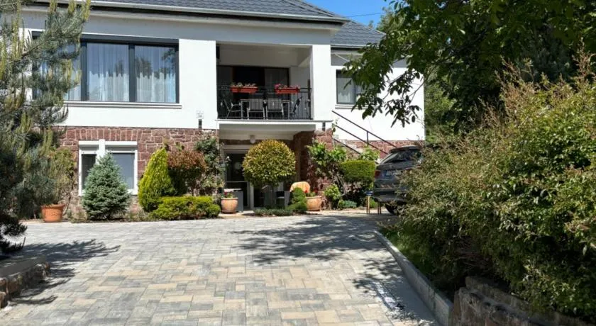 Levendula Apartmanház - Image 1