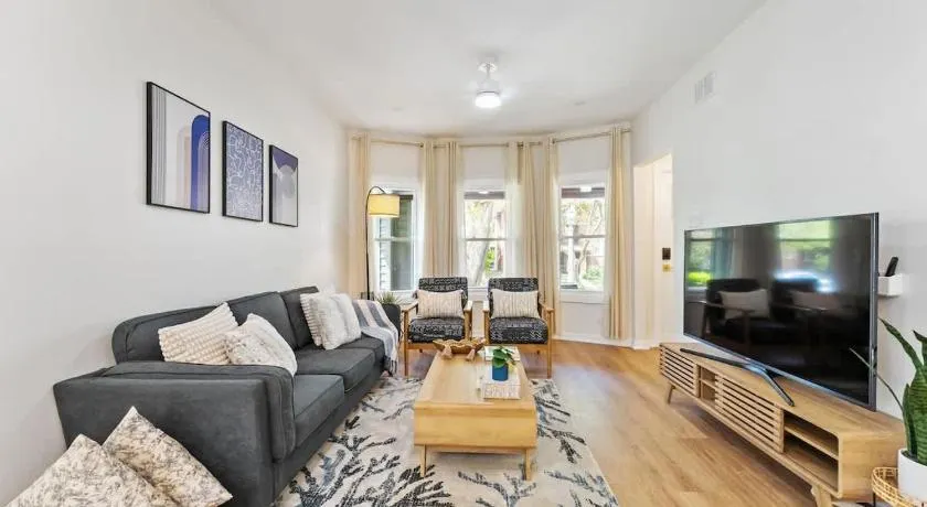New 10-min to Downtown - Image 1