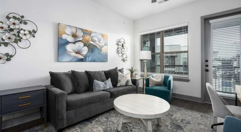 Birmingham Luxury Apt, near everything - Image 1
