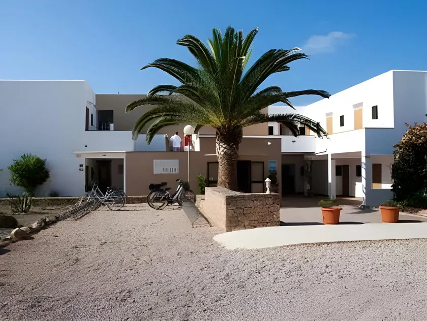 Sol y Mar - Image 1