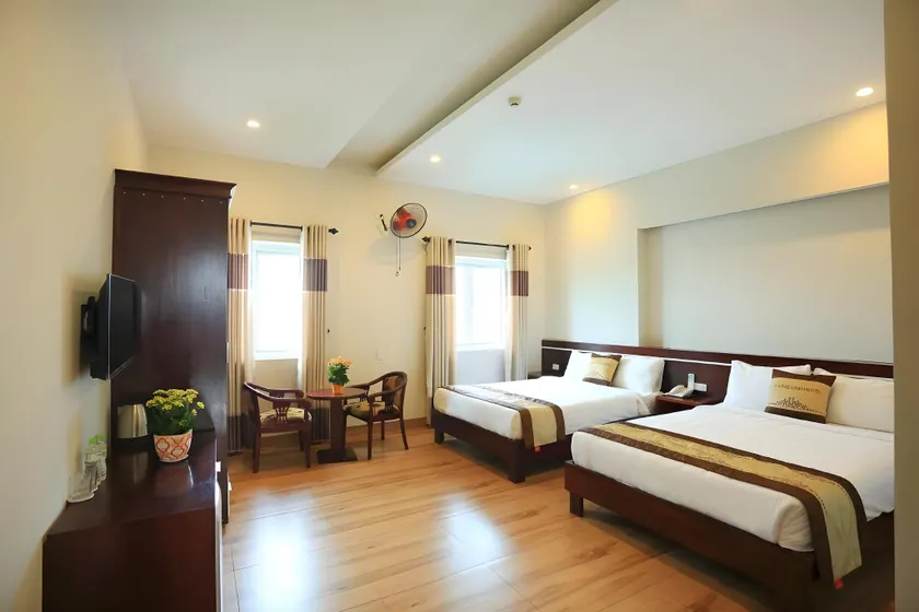 Phuong Linh Hotel - Image 1