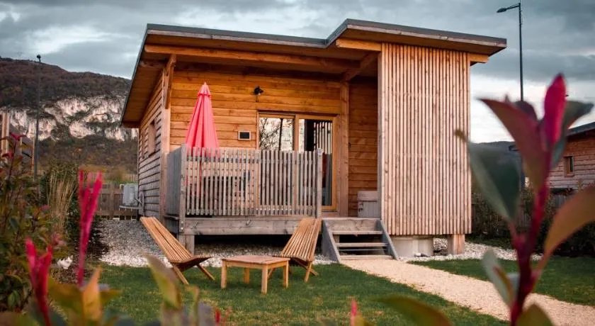 Les Lodges de la ViaRhôna / cabane-spa - Image 1