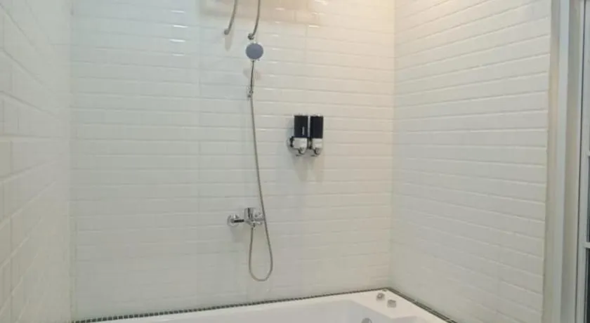 Sukabumi Villa Mochi Private Jacuzzi - Image 1