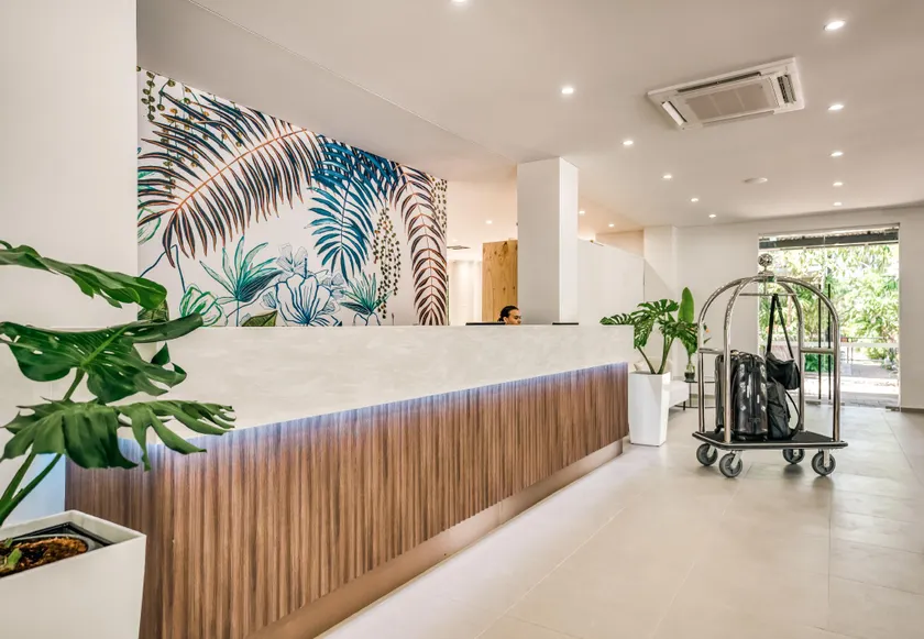 Palms City Resort - Image 1