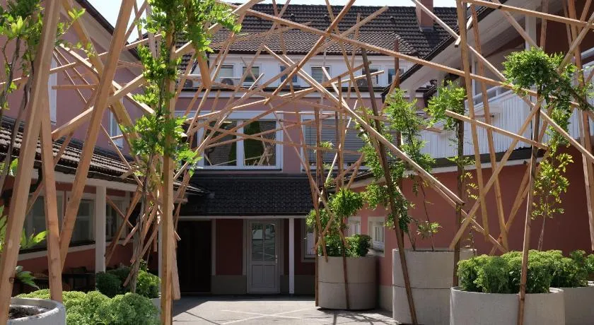 Kirchenwirt Stubenberg Kunsthotel - Image 1