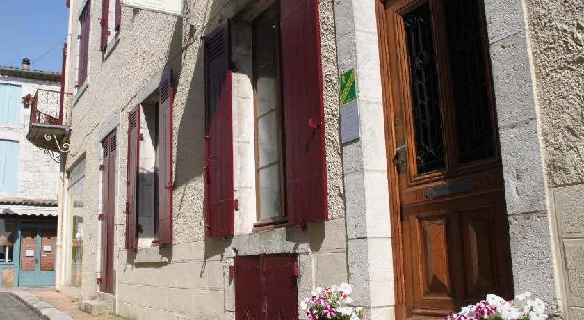L'Entrée Chambres d'Hôtes Bar & Restaurant - Image 1