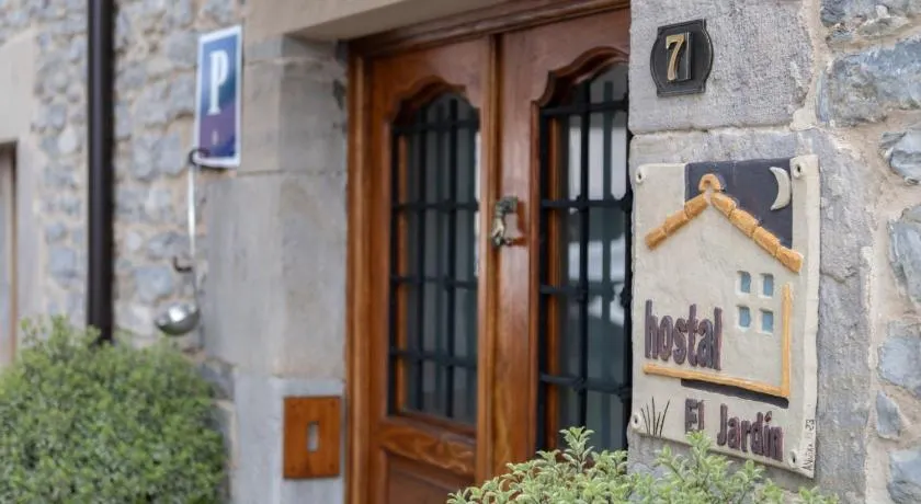 Hostel el jardin - Image 1