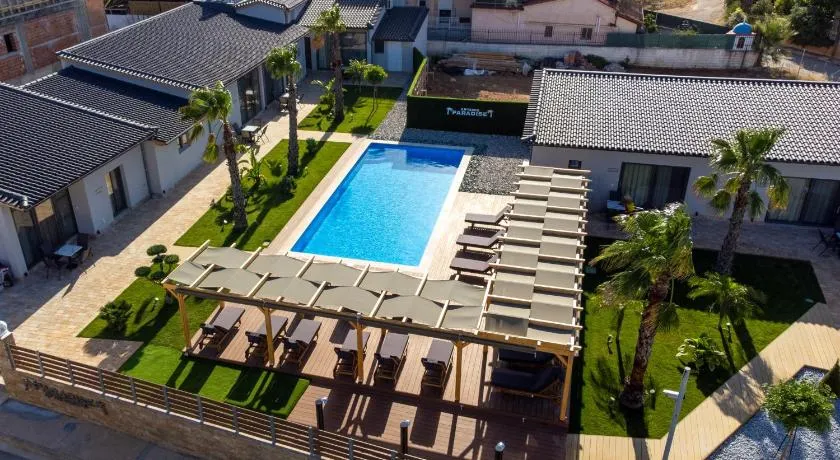 Paradise Apartments Artemida - Image 1
