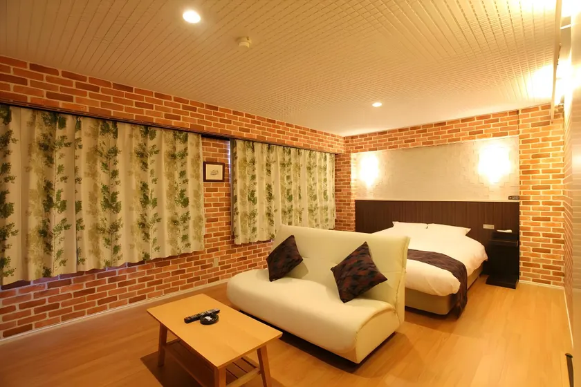 Town Hotel 41 - Image 1