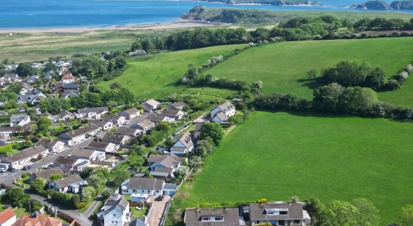 Larkfield - 3 Bedroom Holiday Home - Penally - Image 1