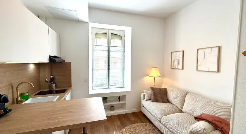 Le Loge, Appartement à la gare - Image 1