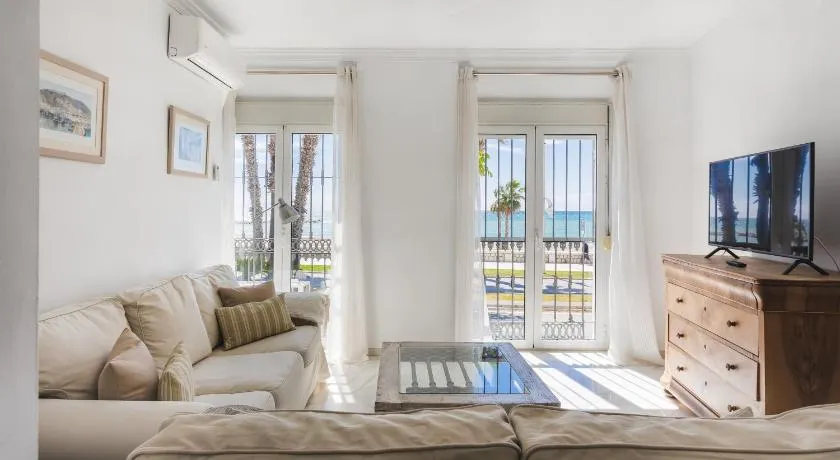 Apartamento con vistas al mar - Image 1