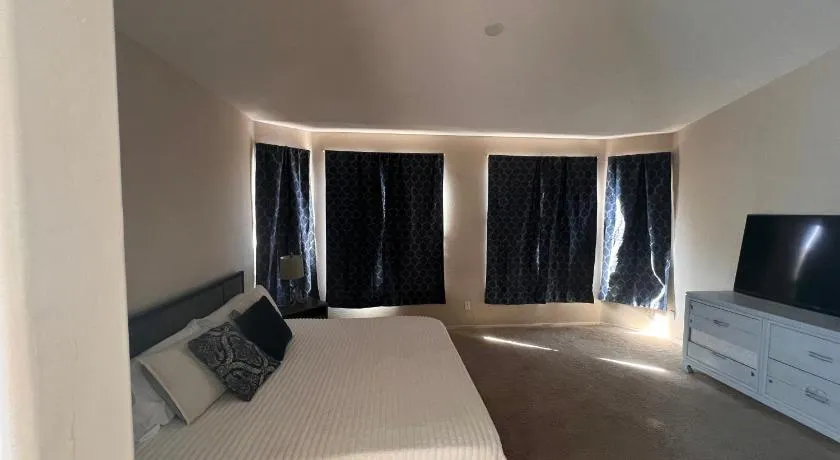 Goodyear Cul-de-sac Room 2 - Image 1