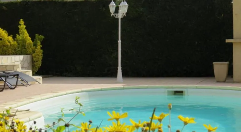 Luxusvilla mit privatem Pool, Sauna & Boulodrome, 8 Minuten vom Strand, für 8 Personen, WLAN - Image 1