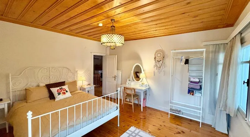 Charming Anatolian House in Çengelköy - Image 1