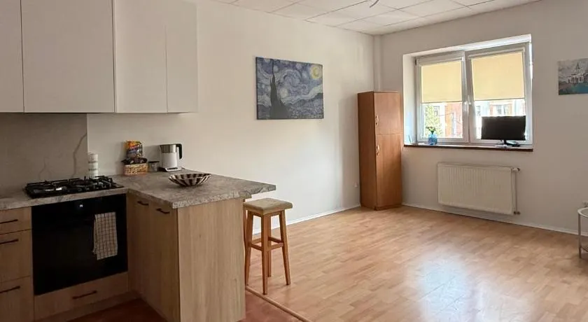Cozy and Bright Studio Apartment - Image 1