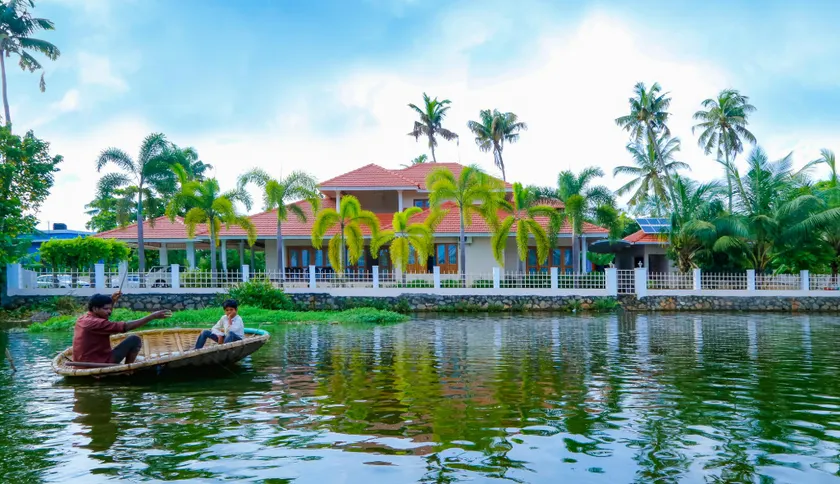 River Whisper Homestay - Image 1