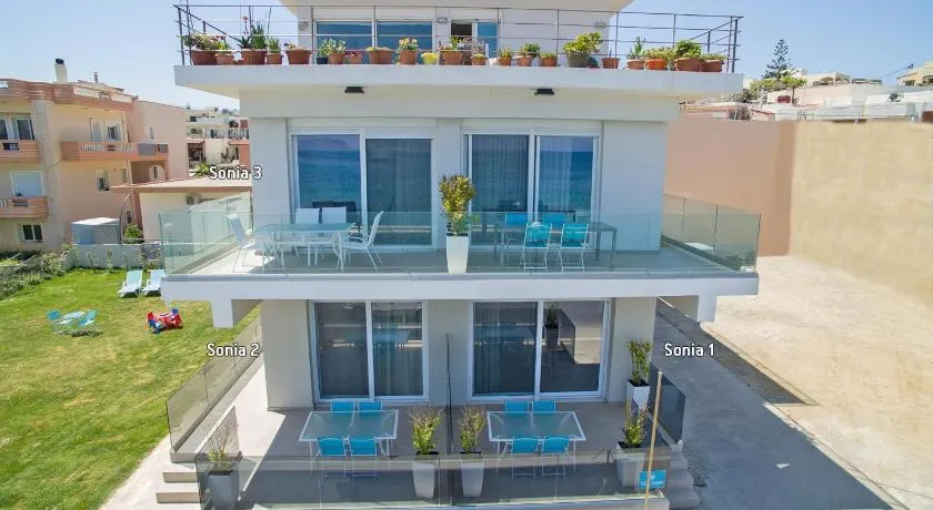 Sonja Beachfront Apartments - Image 1