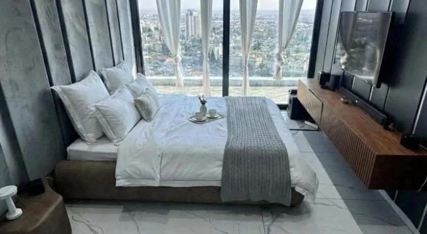 Sky High 15 Choose Between 2 Luxury Penthouses - Image 1