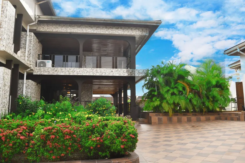 Village Courtyard Hotel - Image 1