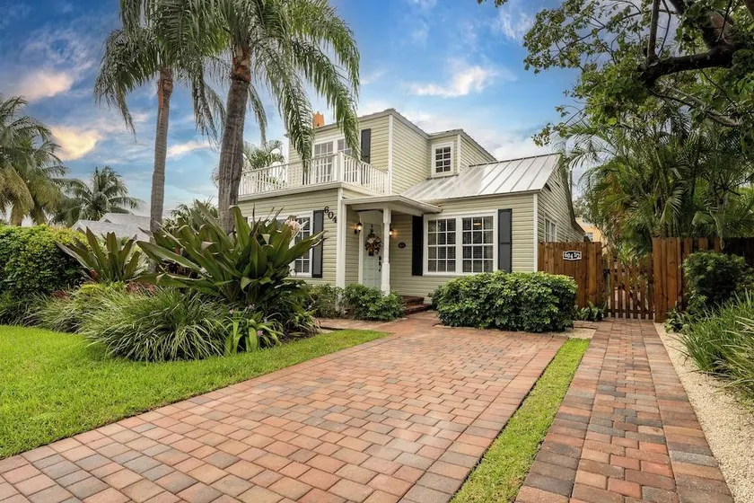 Charleston House - Image 1