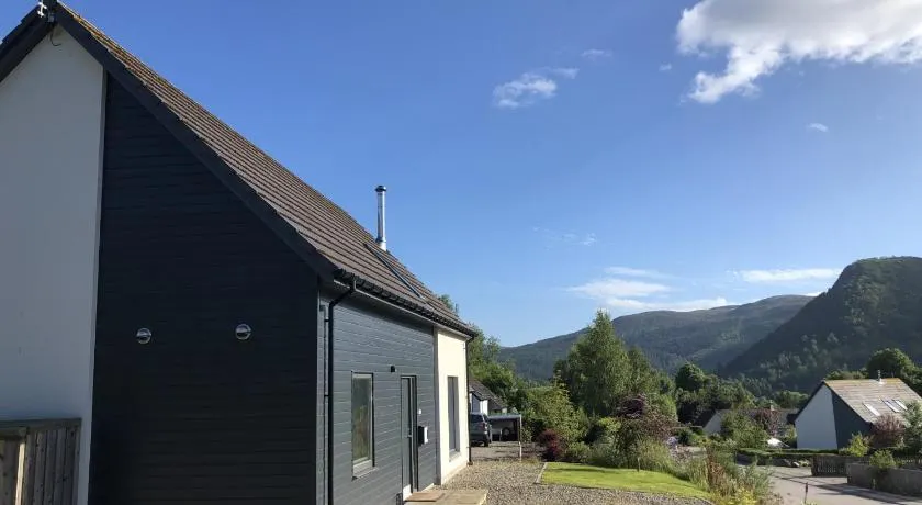 Highland Holiday Home - Image 1