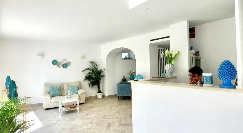 Hotel Guarracino - Image 1