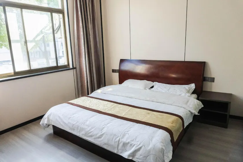 Anyi Hotel - Image 1