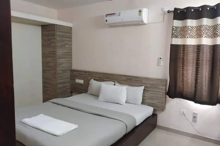 Park Service Apartment - Image 1