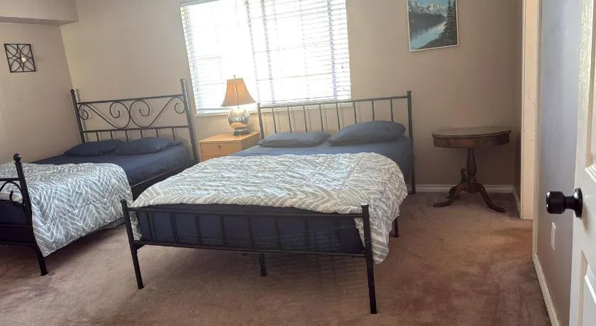Surrey-Delta Guest House - Private Rooms - Free Parking, Walk to Transit - Image 1