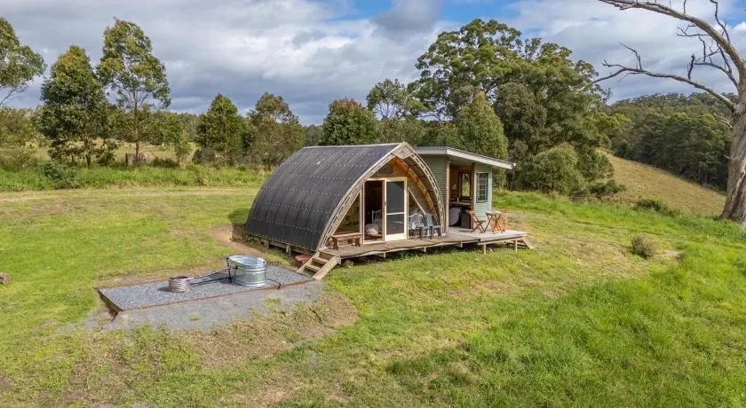 Bakers Hut - Off Grid Farm Stay - Image 1