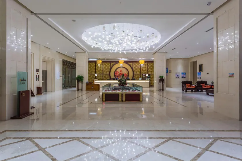 Dongda Jinyuan Hotel - Image 1