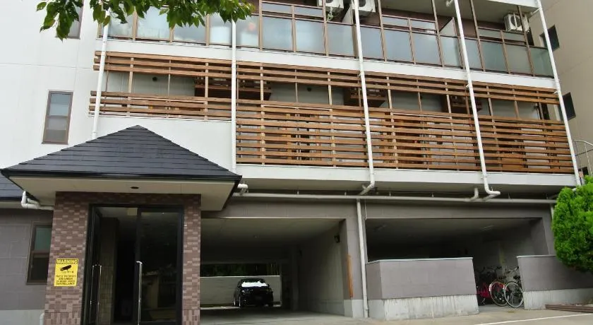 Backpackers Hotel NOOSA JAPAN in Takatsuki Tonda - Image 1
