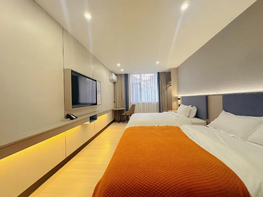 Jinweiya Hotel (High-Speed Railway South Station Branch) - Image 1