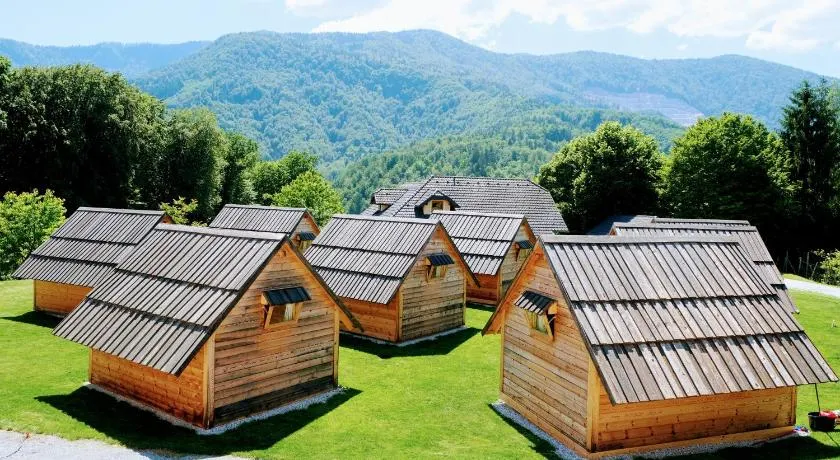 Small wooden houses and Apartments Zgornja Dobrava - Image 1