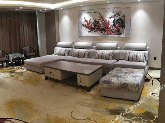 Yuzhong Jiaxuan Hotel - Image 1