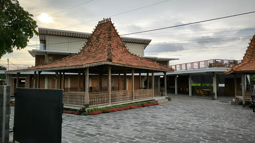 Nez's Guesthouse Syariah - Image 1