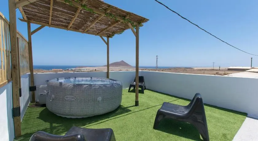 La casita de Aitor; campo y playa en el Médano - Image 1