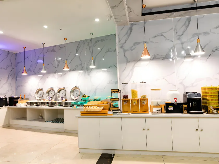 Borrman Hotel Zhanjiang Dingsheng Plaza Seaside Park - Image 1