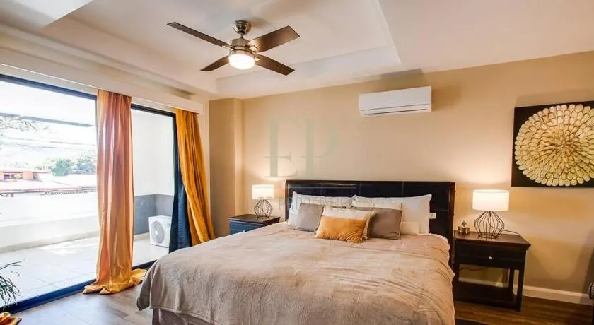 CR MARIPOSA RENTALS Santa Ana Centro 2BR with Terrace Walk Everywhere - Image 1