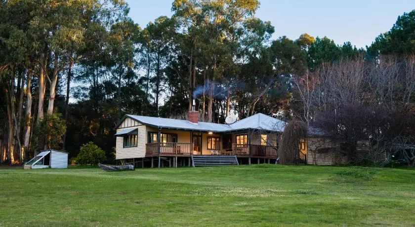 Charming three bedroom cottage near beaches and wineries - Image 1