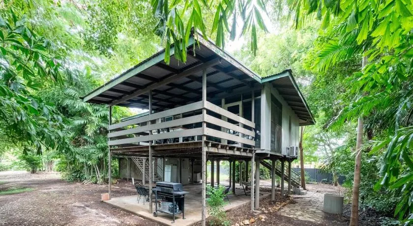 Zen City Tropics - Fenced Yard - Balcony - Desk - Image 1
